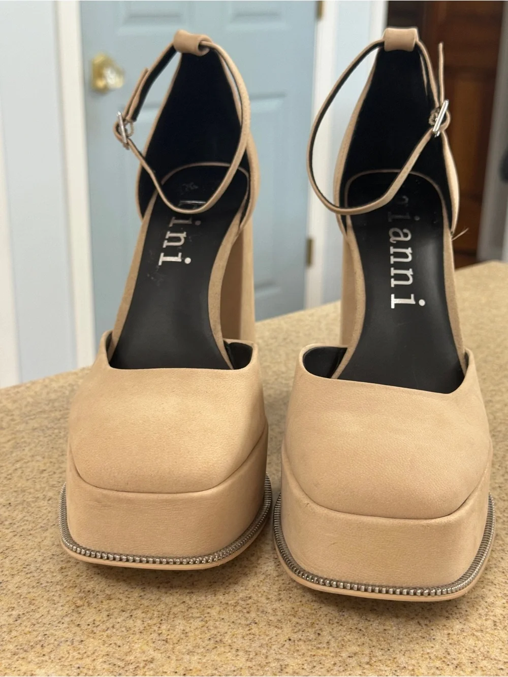 Gianni Bini Otten Spanish Sand ankle strap platform pumps 9 New Suede Fabric Zip